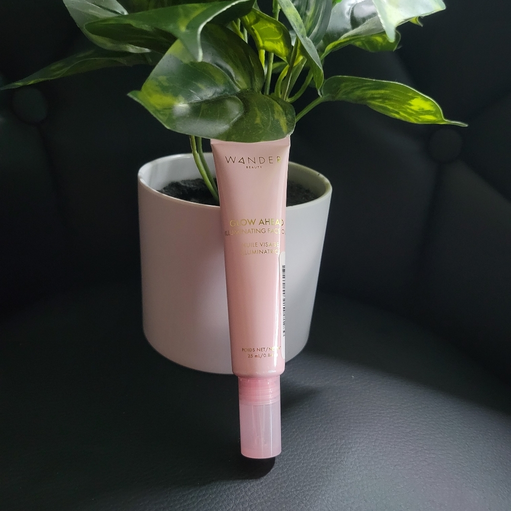 Wander beauty illuminating face oil